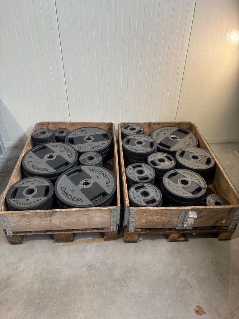 Partij Technogym halterschijven - 707,5 kg - €2,5 per kg, Ophalen, Halterschijven, Technogym, Armen