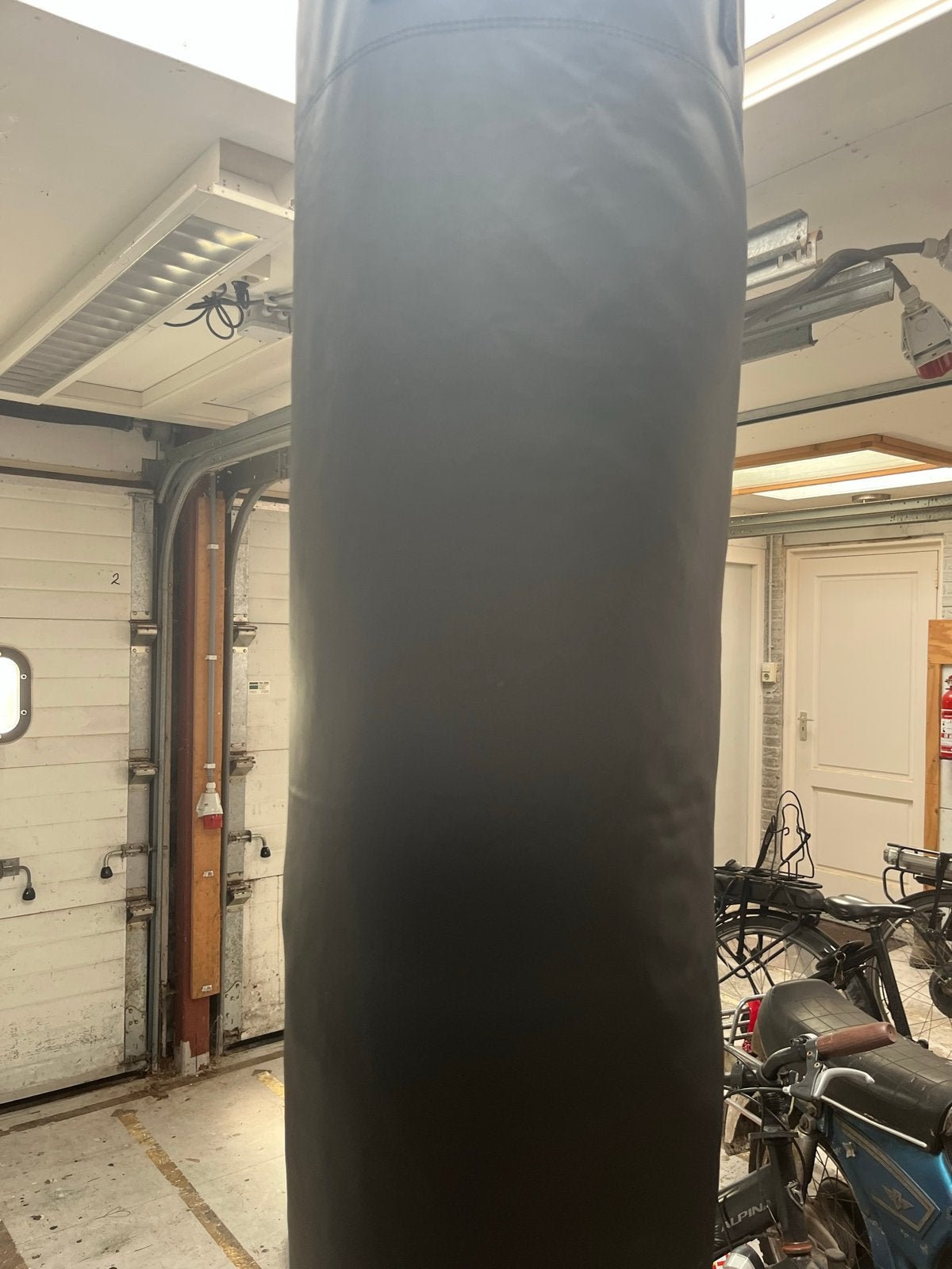 Bokszak met bokshandschoenen, Sport en Fitness, Vechtsporten en Zelfverdediging, Ophalen, Gebruikt, Overige, Vechtsportbescherming