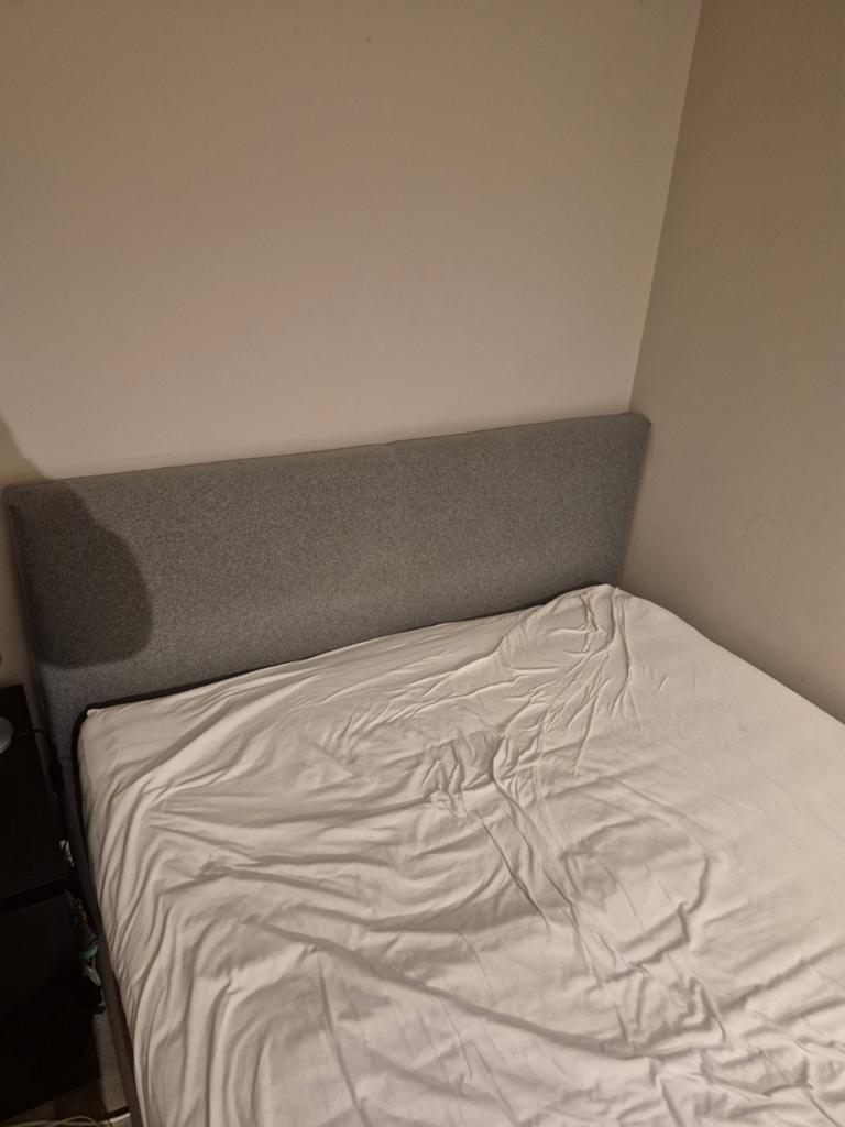 Tweepersoonsbed 140x200 cm met intacte lattenbodem, Huis en Inrichting, Slaapkamer | Bedden, Ophalen