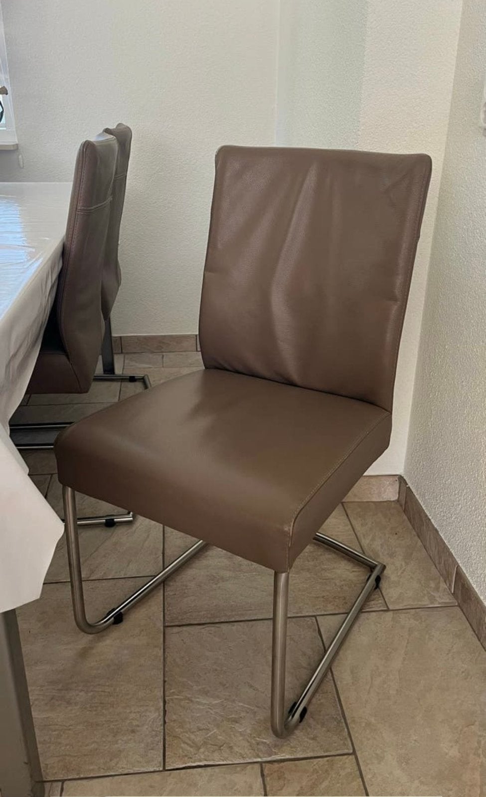 6 echt leren eetkamerstoelen in taupe, zeer goede staat, Huis en Inrichting, Stoelen, Ophalen, Overige kleuren, Leer, Zo goed als nieuw