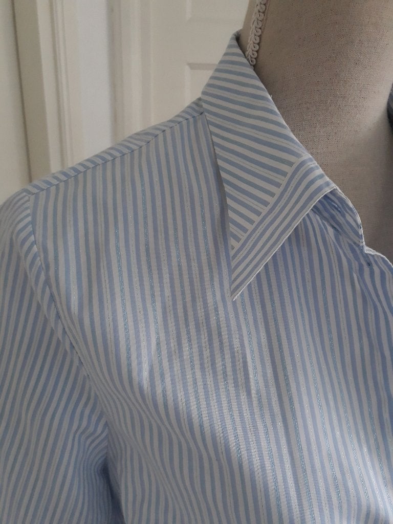 Mooie lichtblauw/wit gestreepte blouse van ERFO  maat 44, Kleding | Dames, Erfo, Maat 42/44 (L), Zo goed als nieuw, Verzenden