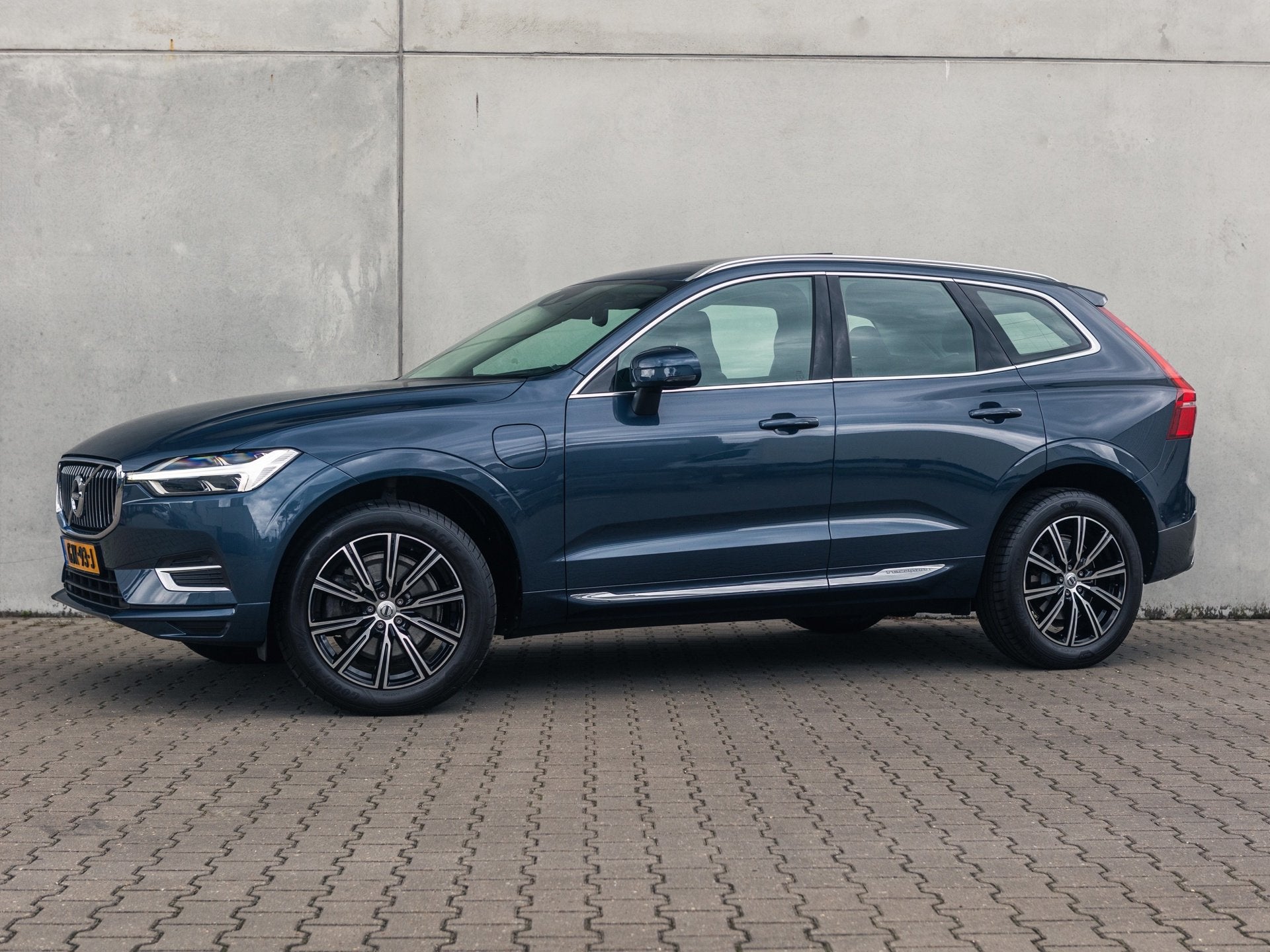 Volvo XC60 2.0 T8 Twin Engine AWD Inscription / Head up / Pa, Auto's, Automaat, Dealer onderhouden, Gebruikt, 4 cilinders
