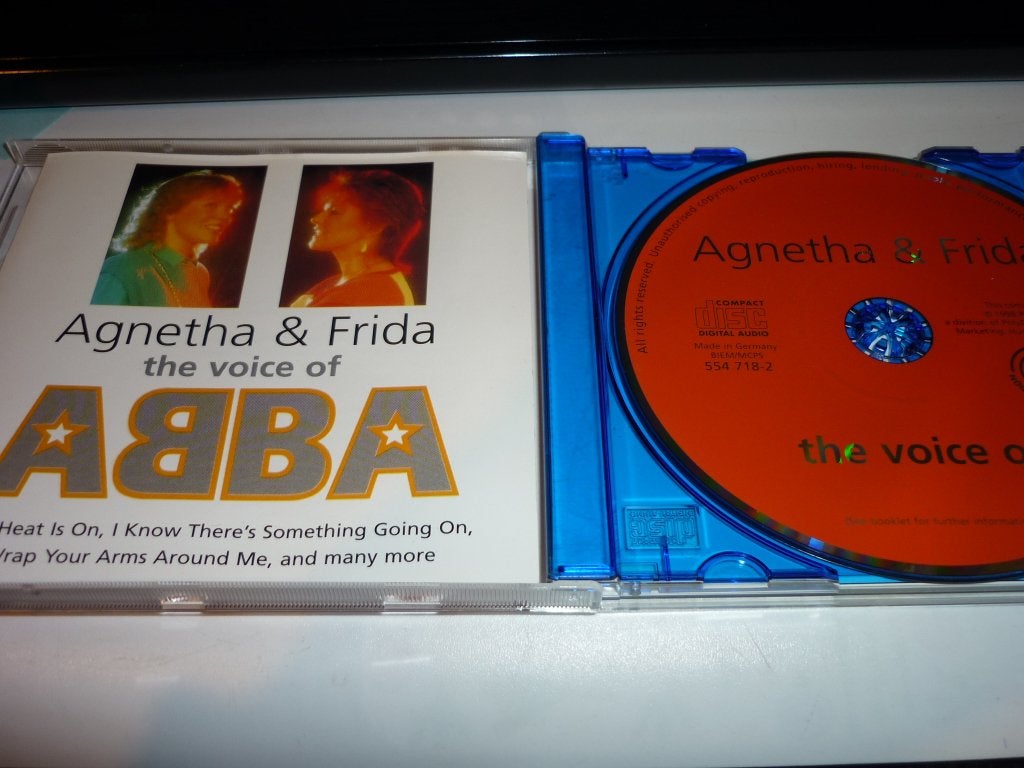 Agnetha & Frida - The Voice of ABBA CD 554 718-2, Inclusief boekje, Gebruikt, Pop, Ophalen of Verzenden