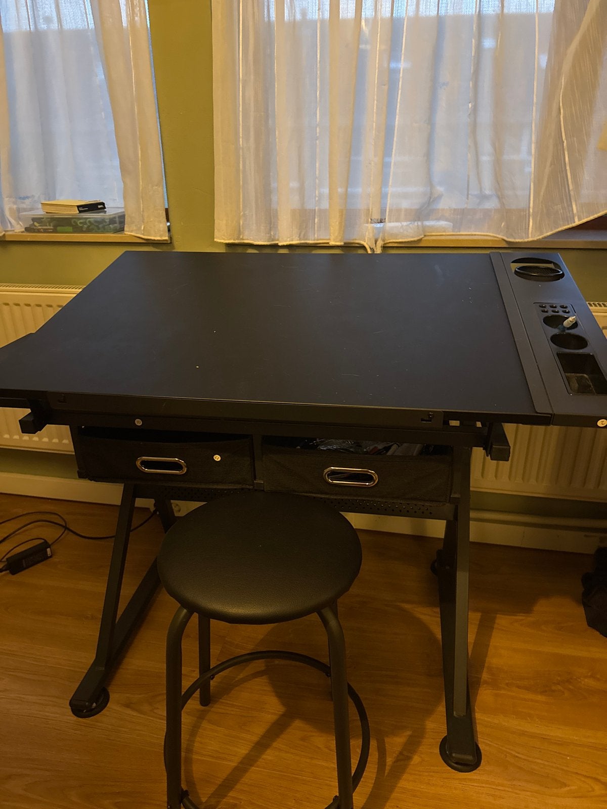 Tekentafel met krukje en opbergruimte, Doe-het-zelf en Verbouw, Tekentafels, Ophalen, Gebruikt, Minder dan 130 cm