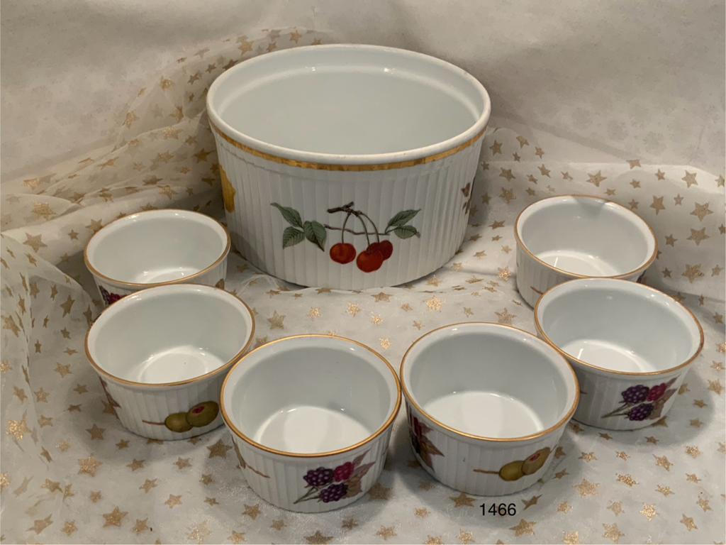 Soufflé schalen set met fruitdecoratie, Keramiek, Ophalen of Verzenden, Overige stijlen, Schaal of Schalen