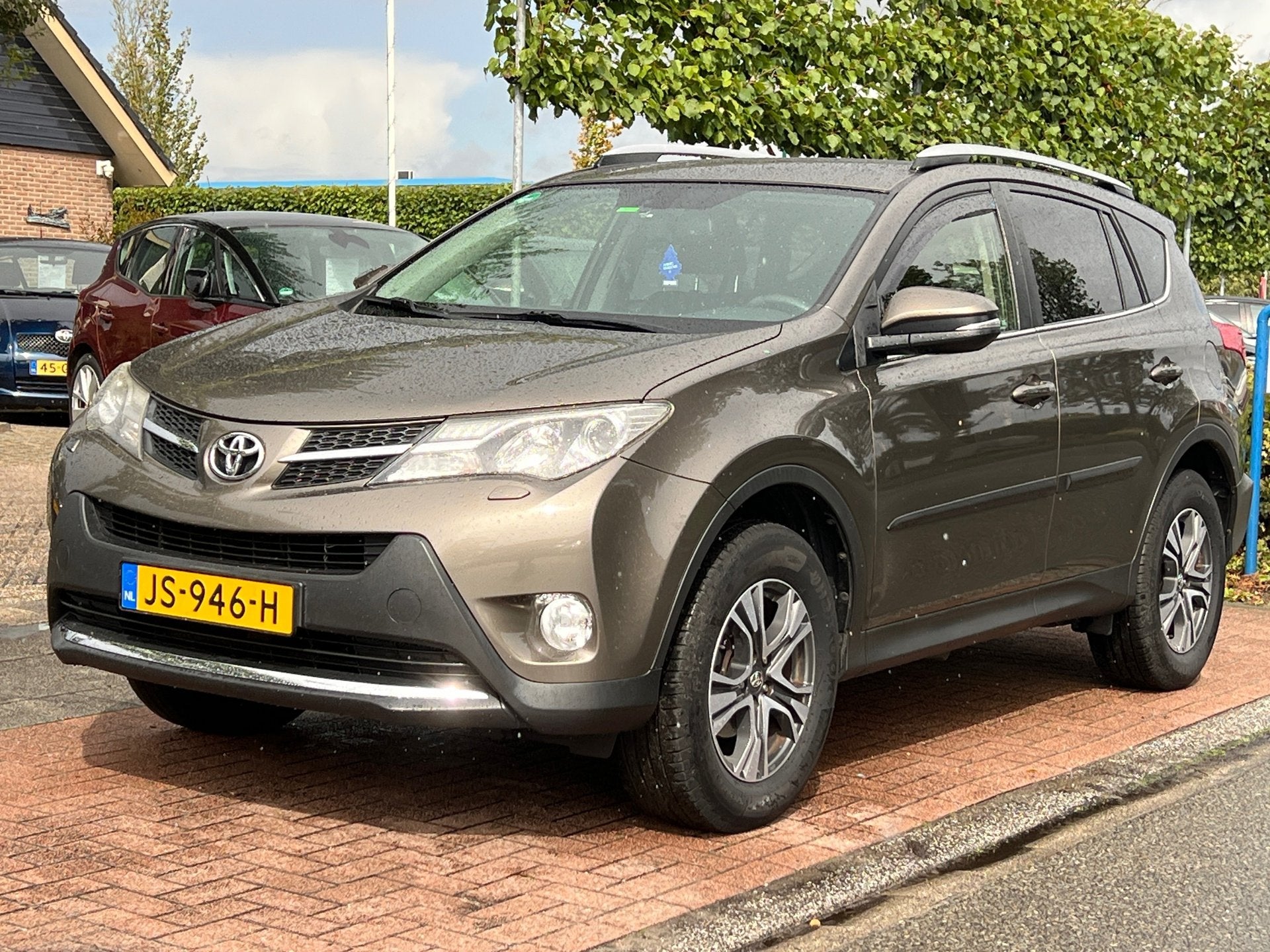 Foto 2 van Toyota RAV4 2.0 Dynamic 4WD *Navi| Trekhaak| APK 11-2027!