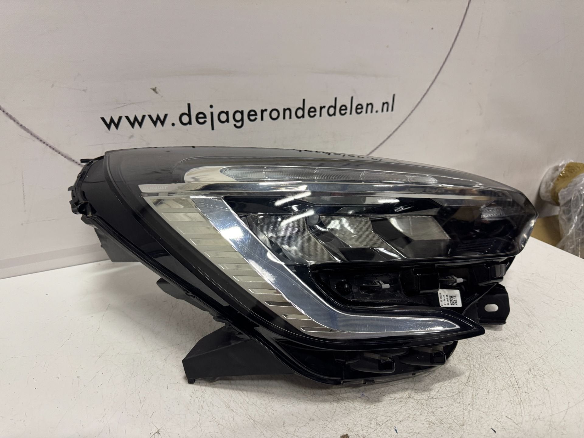 RENAULT CLIO V 5 KOPLAMP LED PURE VISION RECHTS 260100902R, Renault Group, Gebruikt, Contact.group@renault.com, Renault