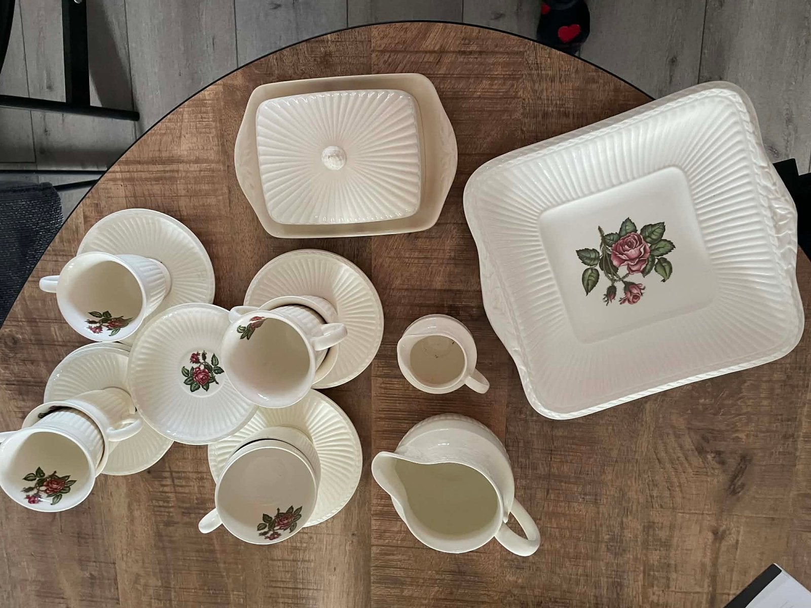 Wedgwood rose gebakservice, Ophalen of Verzenden, Gebruikt, Porselein, Kop(pen) en/of Schotel(s)
