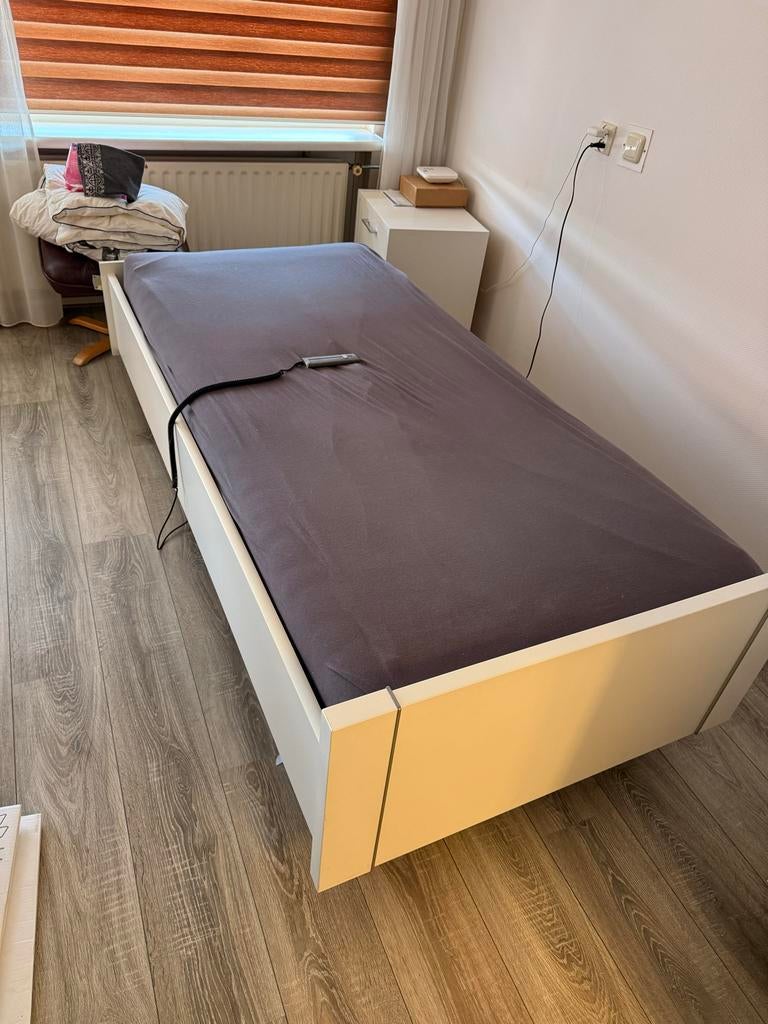 Gratis elektrisch verstelbaar bed 80x190cm met nachtkastjes, Eenpersoons, 80 cm, Verstelbaar, Gebruikt