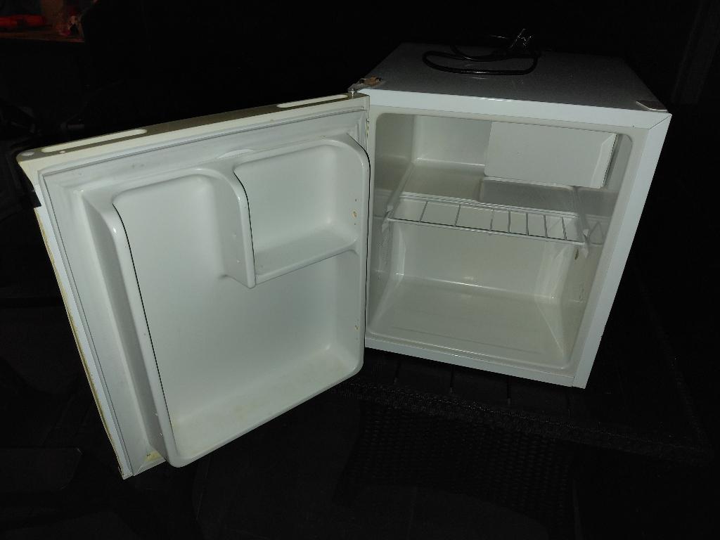 Kleine compressor koelkast, Ophalen, Gebruikt, Minder dan 85 cm, Minder dan 75 liter