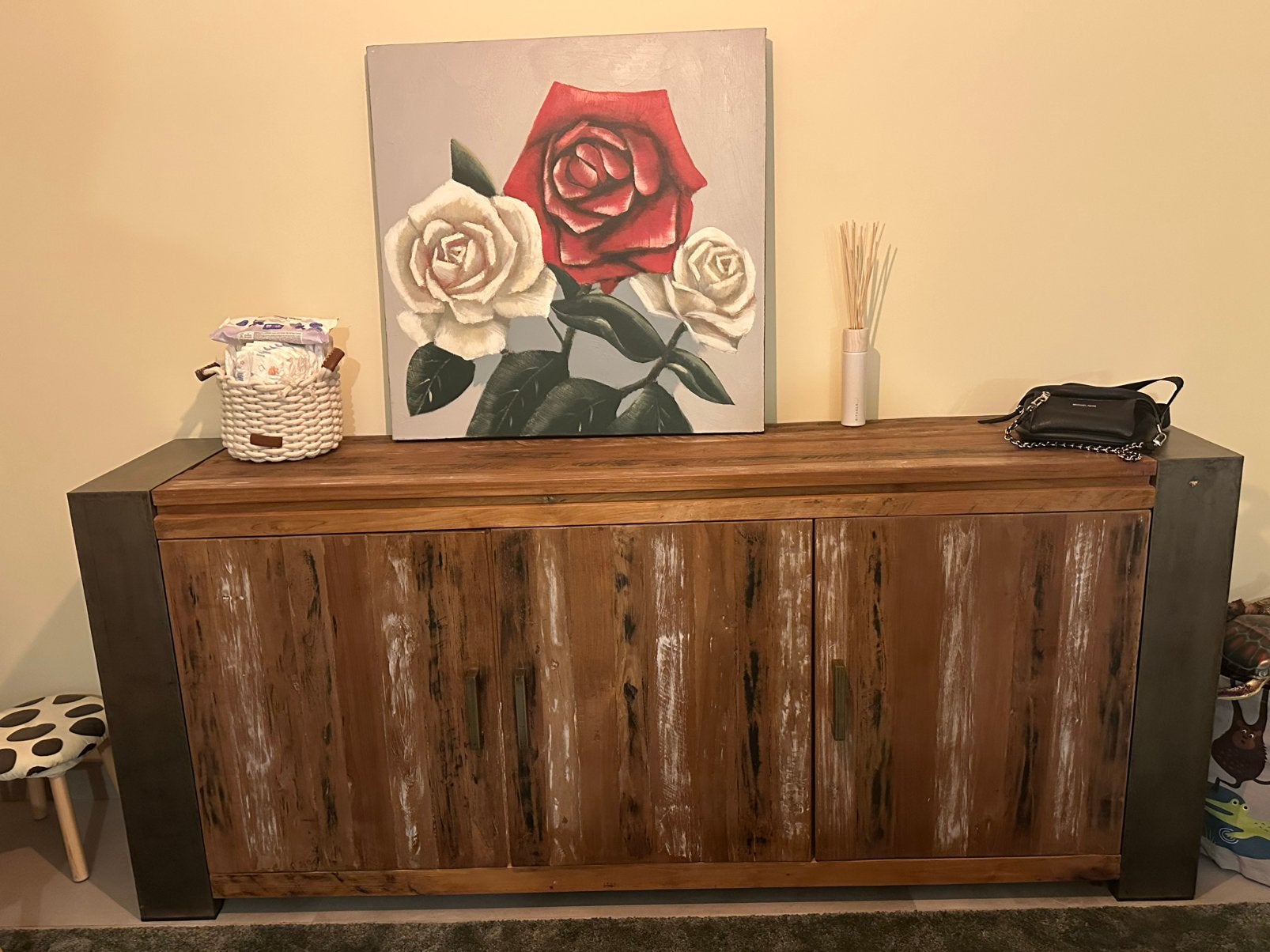 Teakhouten dressoir kast met metalen accenten, Ophalen, Zo goed als nieuw, 25 tot 50 cm