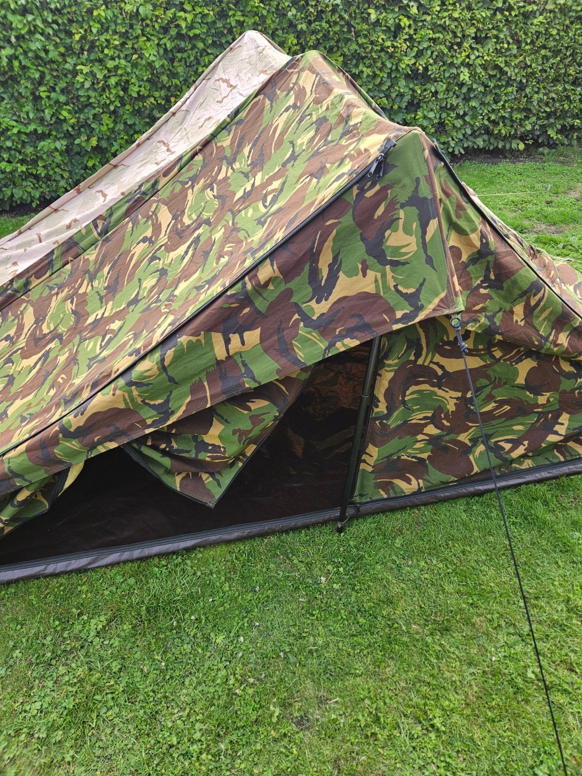 Gebruikte militaire tent - koppelbaar - 2.4m x 90cm, Ophalen