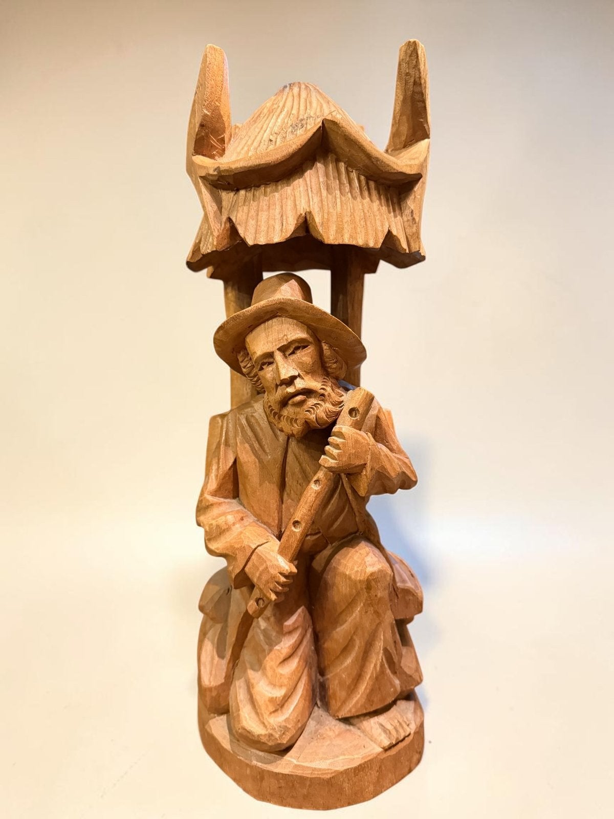 Handgesneden Alpenherder onder afdak – 41 cm –, Antiek en Kunst, Kunst | Beelden en Houtsnijwerken, Houtsnijwerk, Ophalen of Verzenden