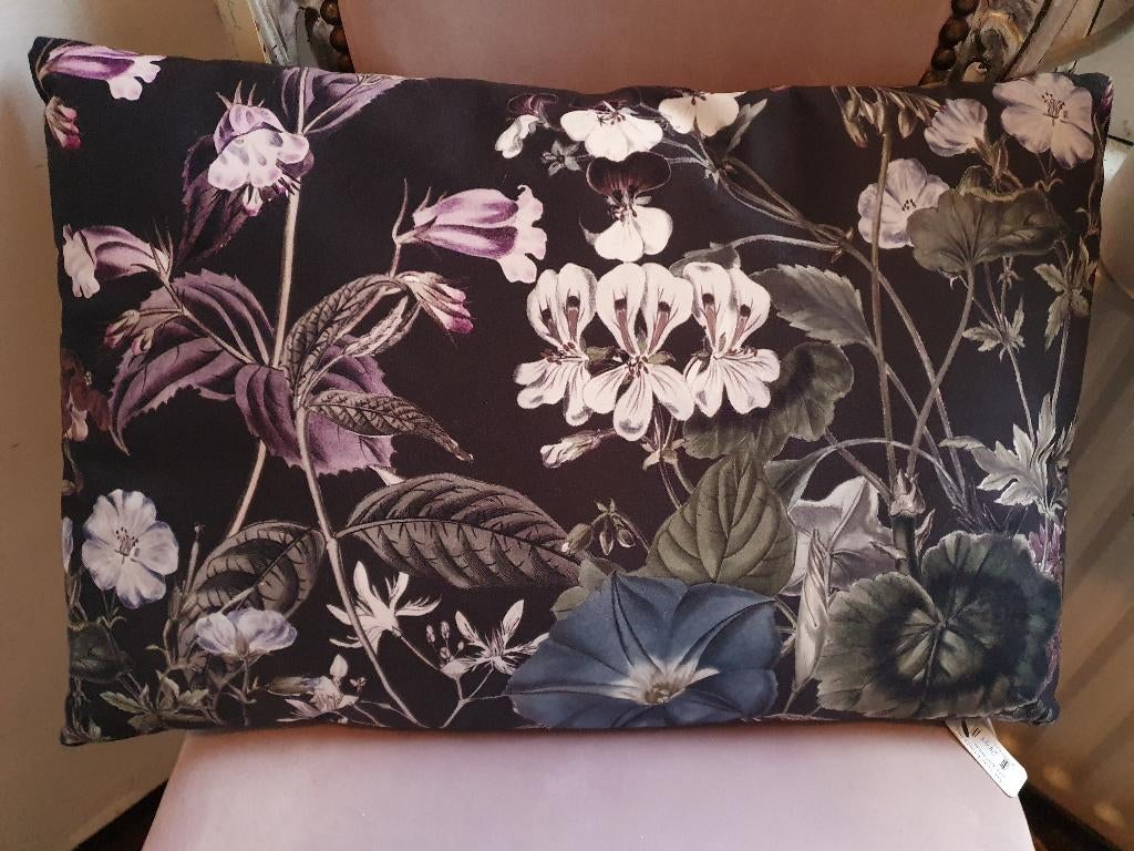 Kussen met bloemen, rechthoekig Nieuw, *, *, Nieuw, Ophalen of Verzenden