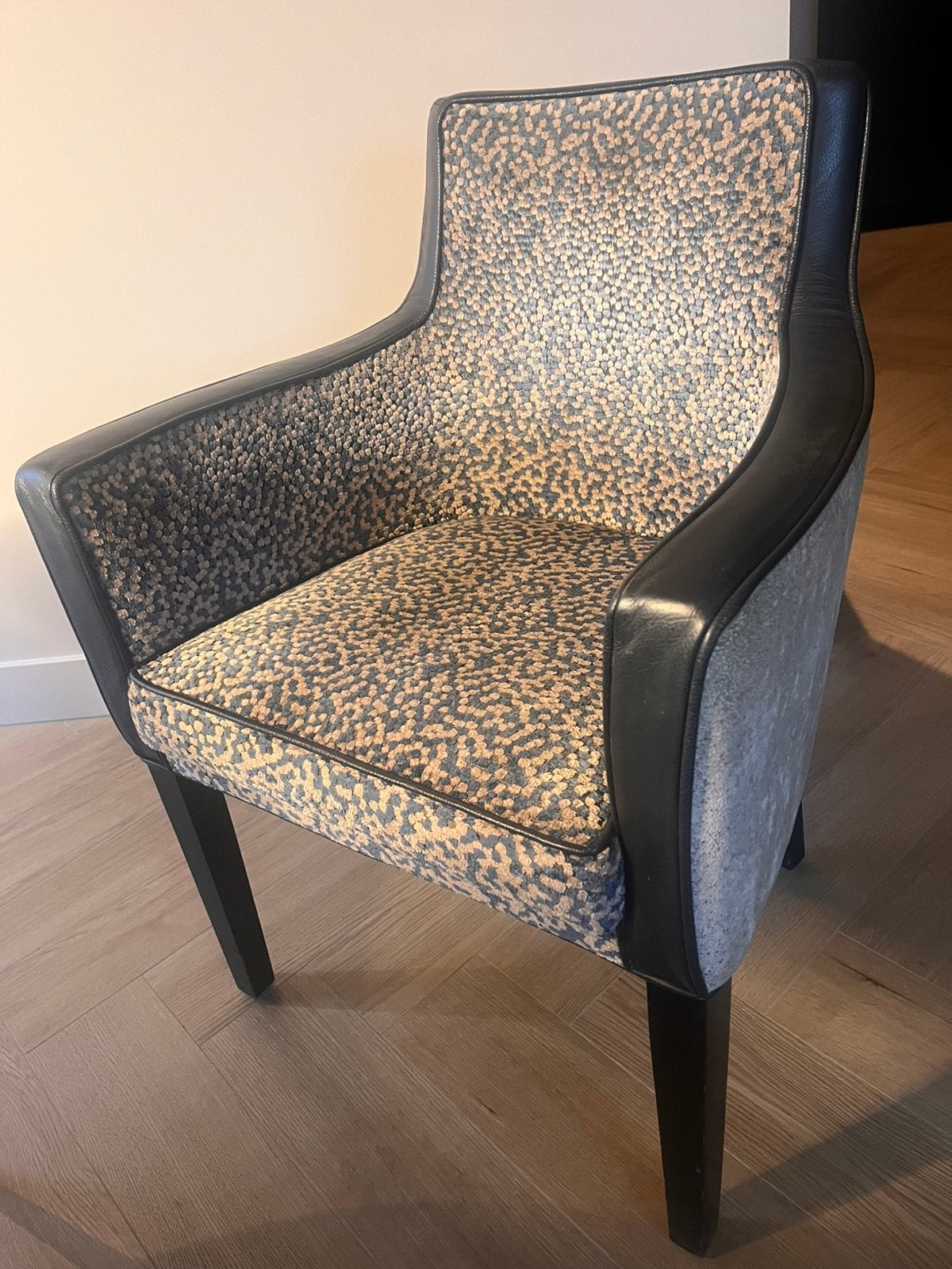 Hele mooie stevige luxe stoel / fauteuil, Huis en Inrichting, Ophalen, Zo goed als nieuw, Bruin, Eén