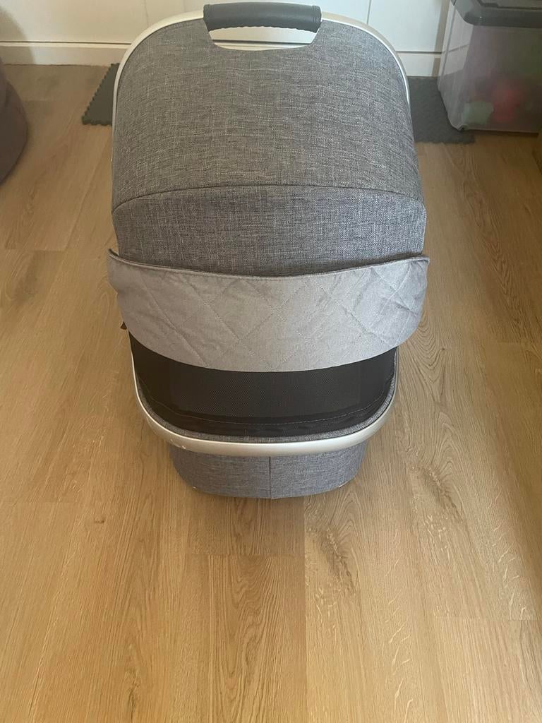 Kinderwagen Nuna Izzi Savi grijs, Gebruikt, Combiwagen, Met reiswieg, Ophalen