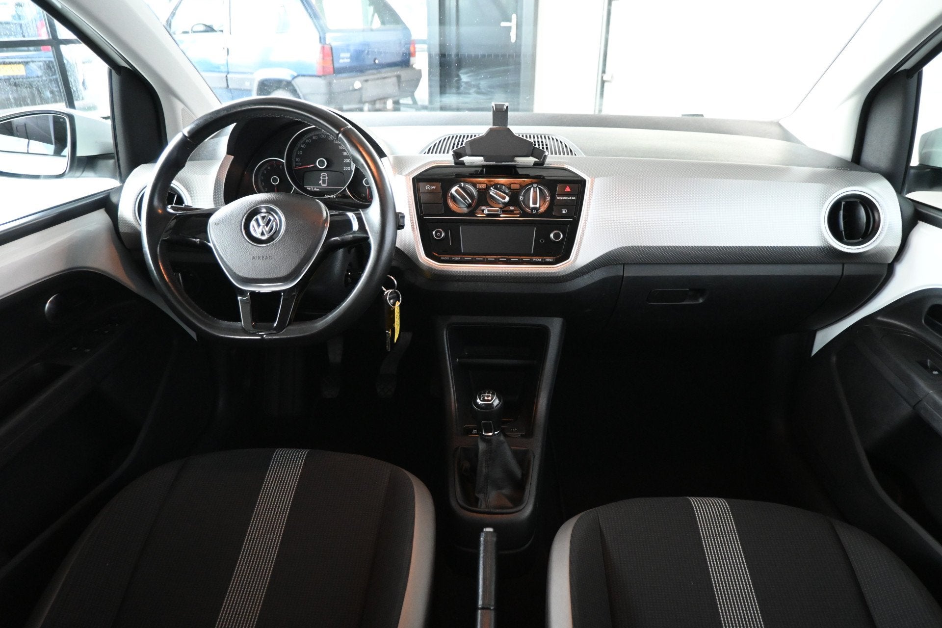 Volkswagen up! 1.0 BMT High Up! Airco Cruise control Licht m, Auto's, Voorwielaandrijving, Verwarmde buitenspiegels, Stof, Gebruikt