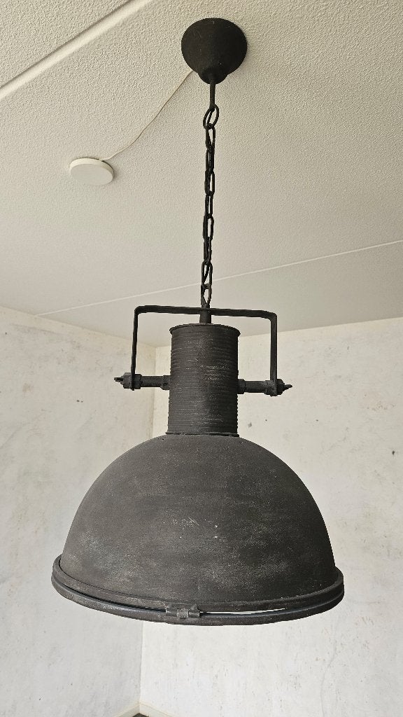 2x identieke mooie hanglamp in kleur donker oud-grijs, Ophalen, Gebruikt, Industrieel karakter, E27 (groot)
