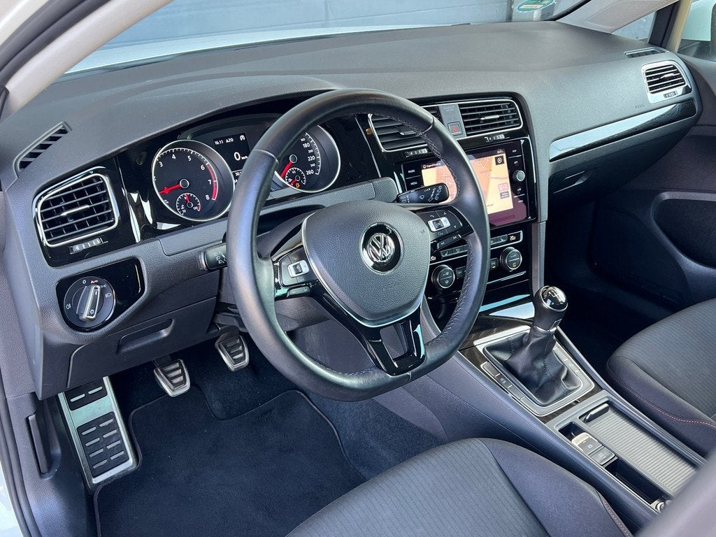 Volkswagen Golf 1.4 TSI Highline 125 PK | R-Line | Trekhaak, Voorwielaandrijving, 125 pk, Gebruikt, Euro 6
