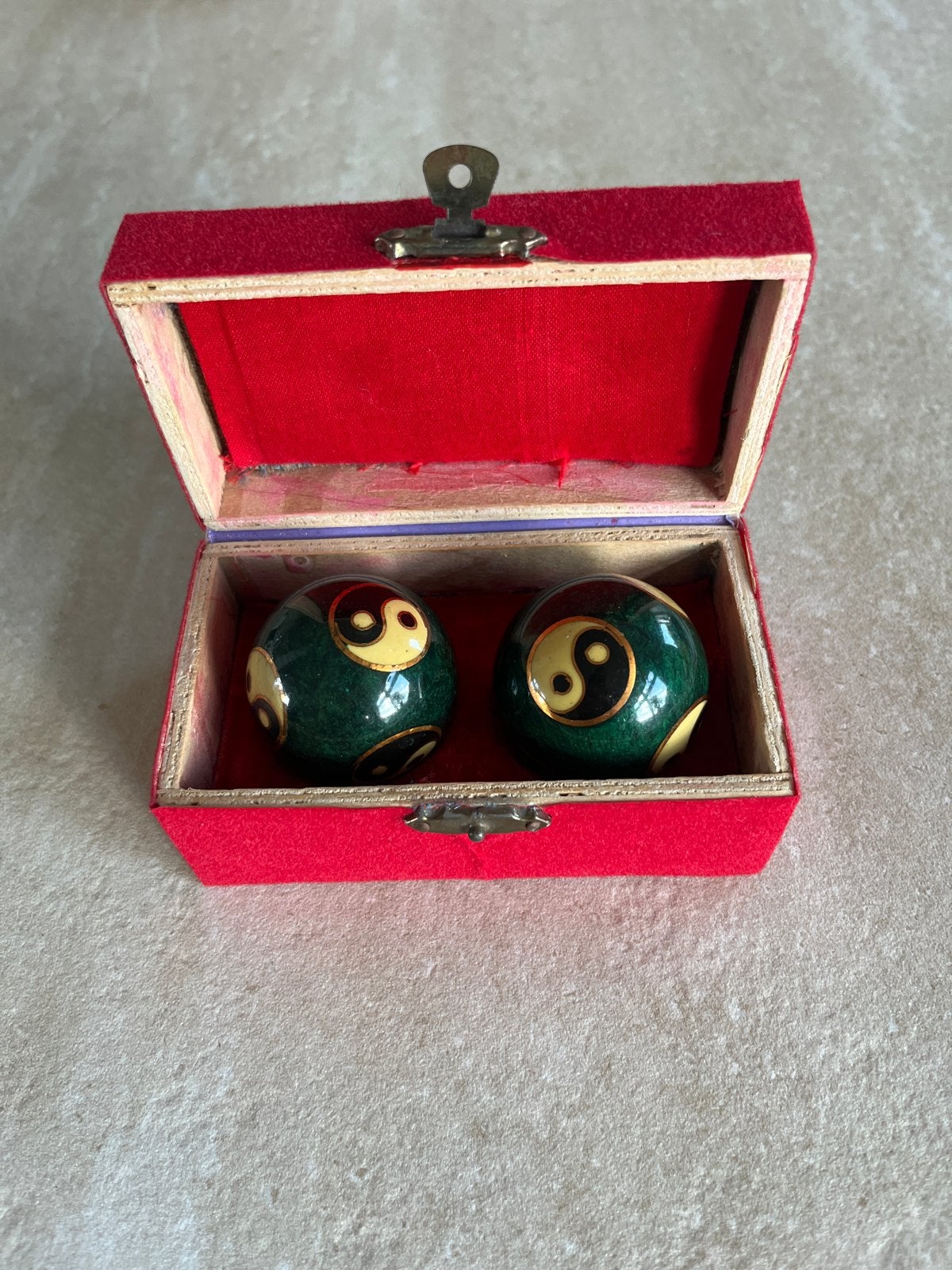 Meridiaankogels - Groen met Yin Yang, Ophalen of Verzenden, Zo goed als nieuw