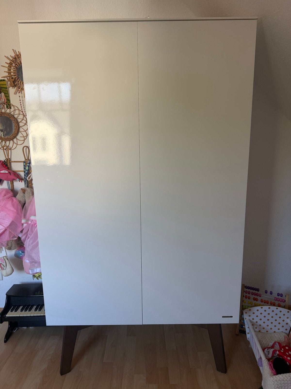 Kidsmill Sixties Kast Hooglans Wit / Walnoot - Zo goed als n, Kinderen en Baby's, Ophalen, Kast, 50 tot 70 cm, 105 cm of meer
