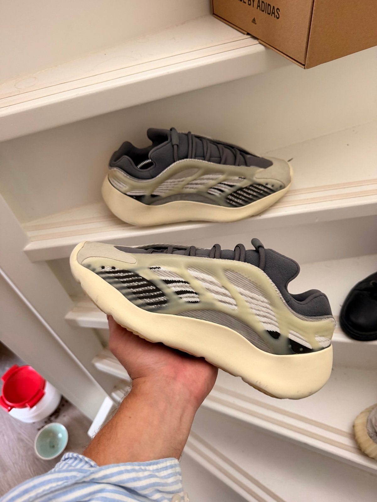 Yeezy 700 V3 wit Maat 44 2/3, Wit, Ophalen of Verzenden, Sneakers of Gympen, Gedragen