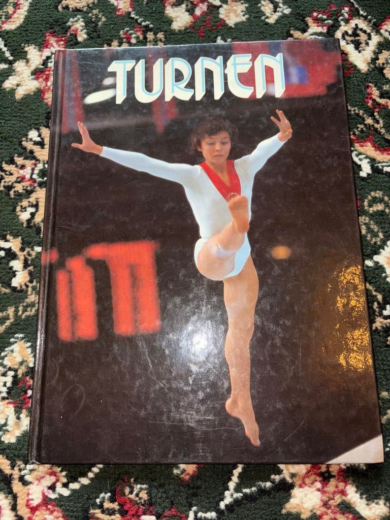 Turnen - Boek over de geschiedenis van gymnastiek, Boeken, Ophalen of Verzenden, Gelezen, Overige sporten