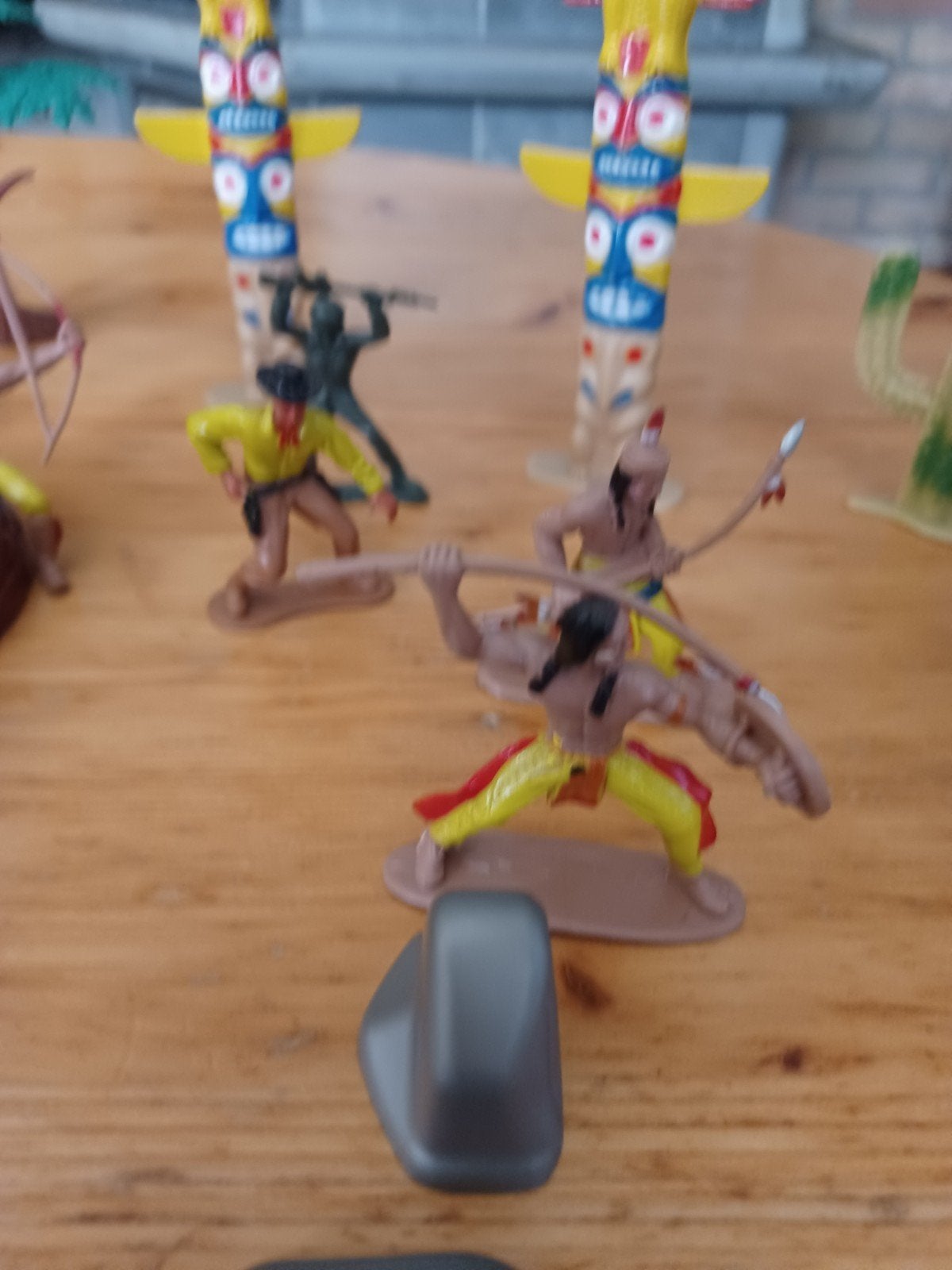 Vintage speelgoed Cowboys  Indianen en totempalen, Ophalen of Verzenden