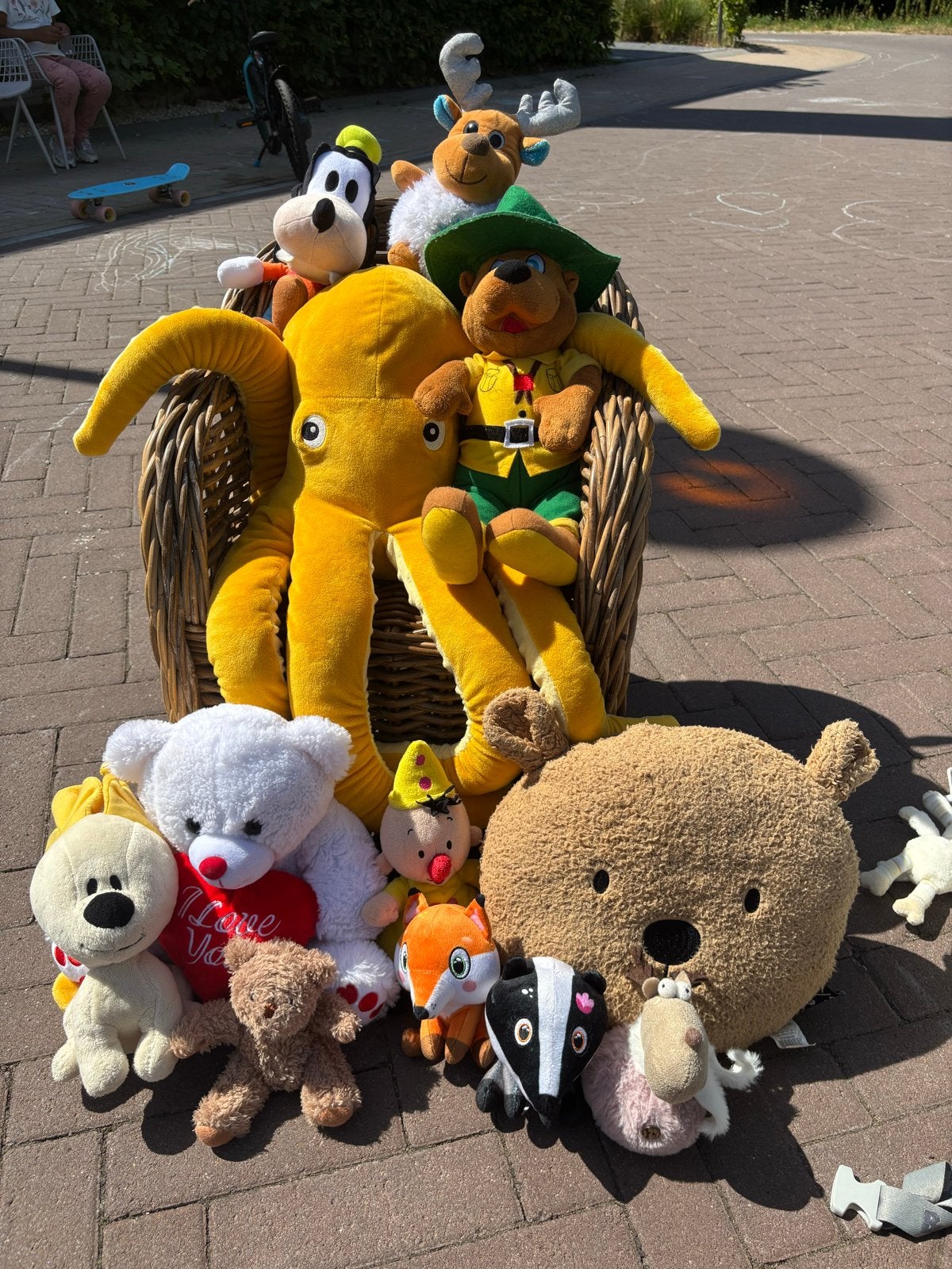 Grote collectie knuffels: van octopus tot beer, Ophalen, Overige merken, Disney, Geel