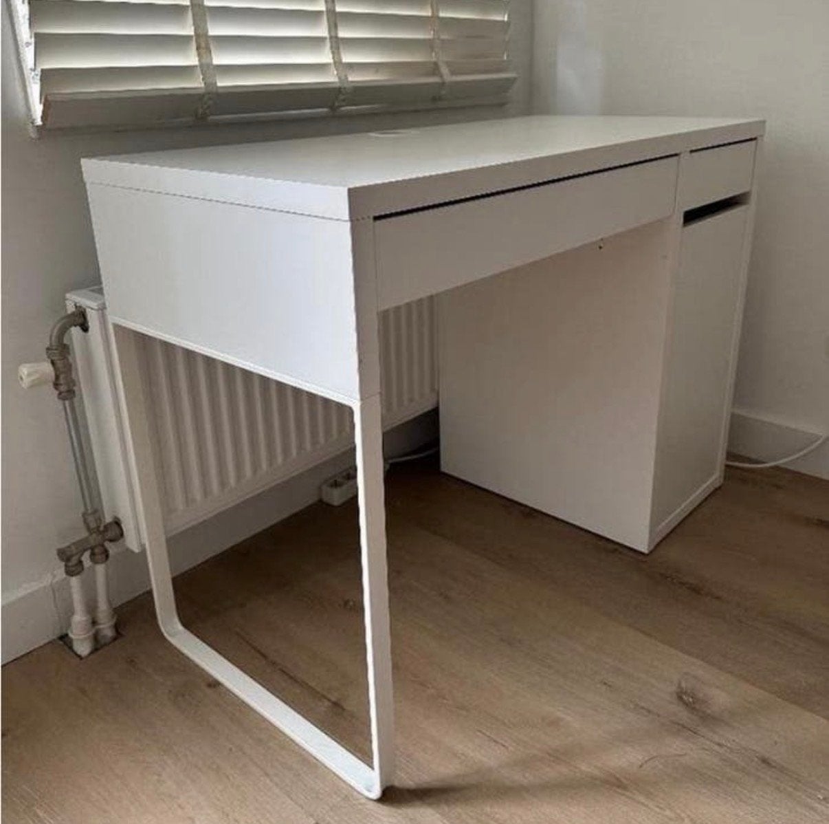 IKEA Micke Bureau Wit met Opbergruimte, Huis en Inrichting, Ophalen, Gebruikt, Met lades, Spaanplaat of MDF