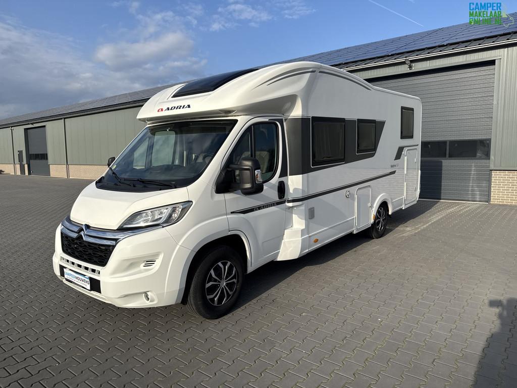Adria Matrix 670 SL | Enkele bedden | Hefbed | TV | 163 pk, Caravans en Kamperen, Campers, Bedrijf, Adria, 7 tot 8 meter, Kluisje