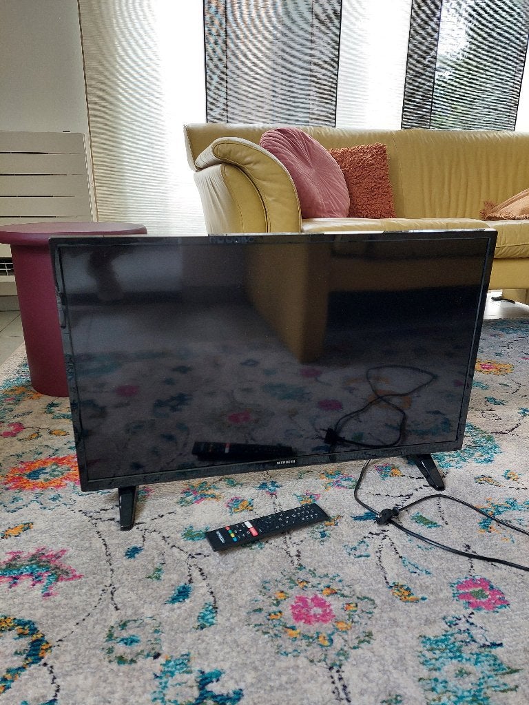 TV Nikkei 80cm / 32inch, 50 Hz, 80 tot 100 cm, Zo goed als nieuw, Smart TV
