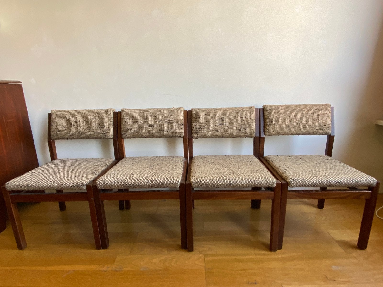 4 stoelen Pastoe, Ophalen