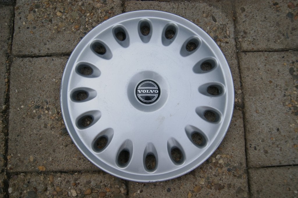 1 losse originele wieldop Volvo V40 15 inch (Model 1), Auto diversen, Wieldoppen, Ophalen of Verzenden, Gebruikt