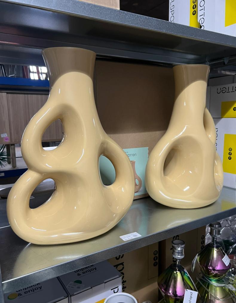 POLSPOTTEN Vaas Three Ears Beige M | Van €250, nu, Overige kleuren, Nieuw, Ophalen of Verzenden, POLSPOTTEN