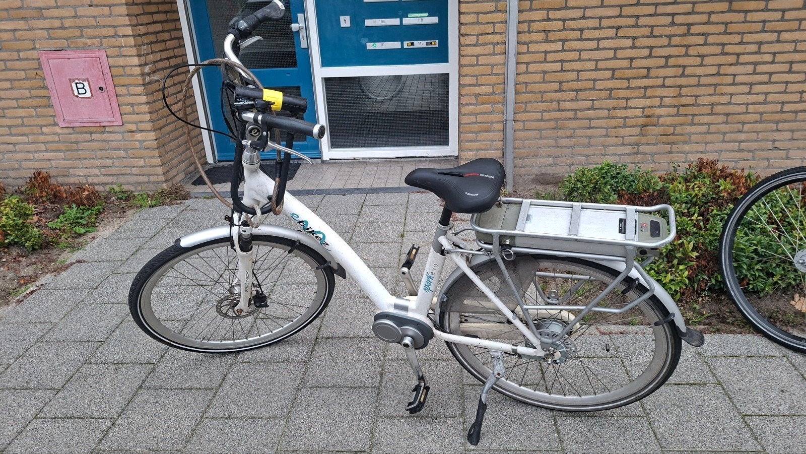E-bikez Spark elektrische fiets, Ophalen