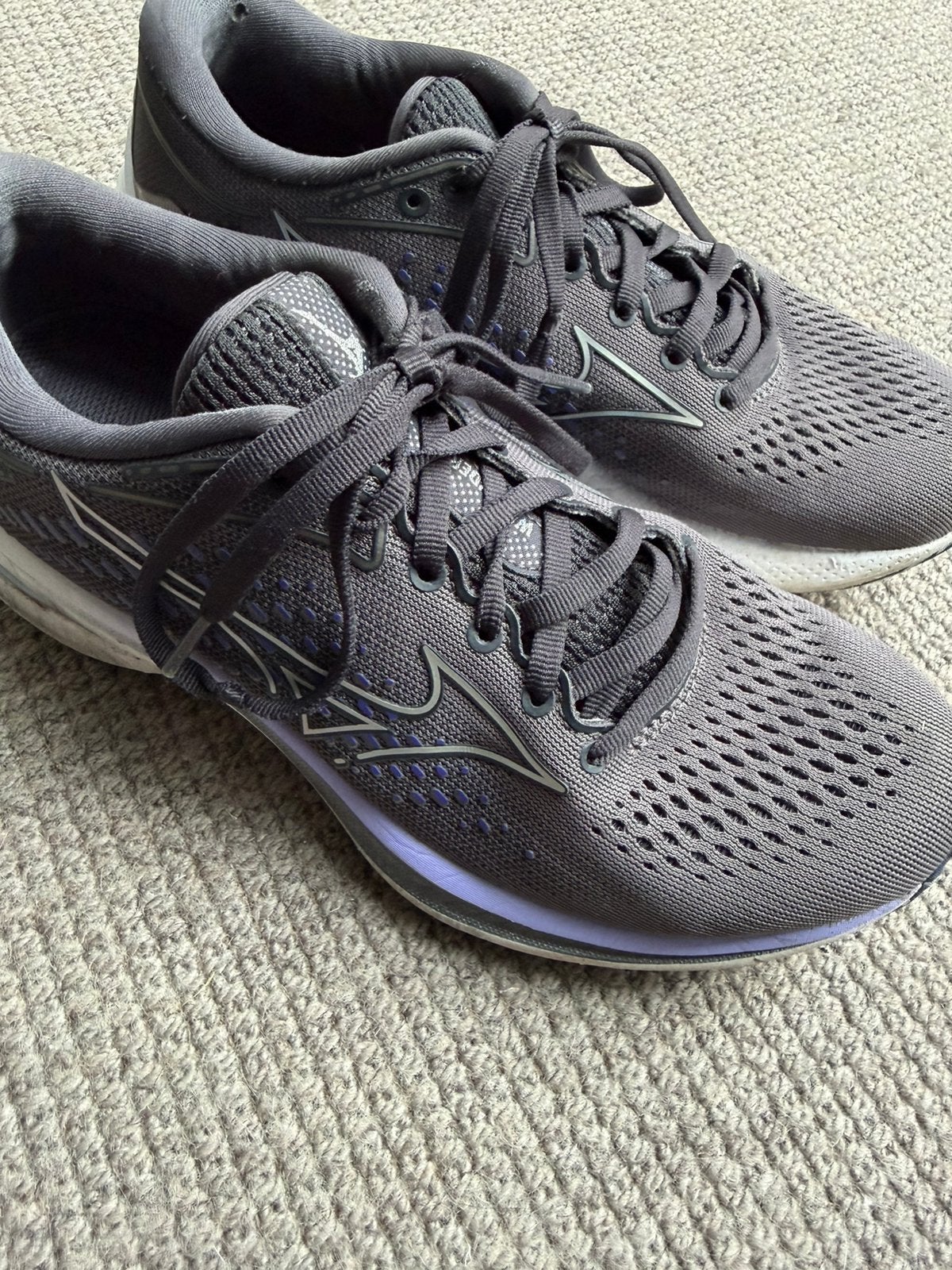 Mizuno energzy hardloopschoenen maat 37 gebruikt grijs, Sport en Fitness, Loopsport en Atletiek, Ophalen of Verzenden, Zo goed als nieuw