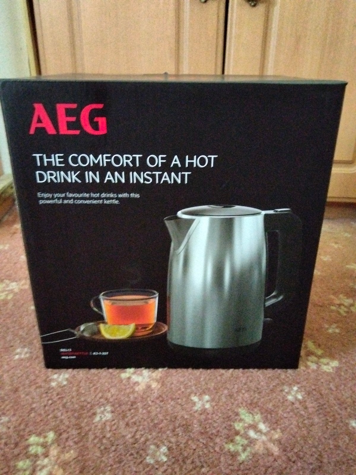 AEG Waterkoker - Snel en Handig voor Warme Drankjes, 1 tot 2 liter, Ophalen of Verzenden, Nieuw, Rvs