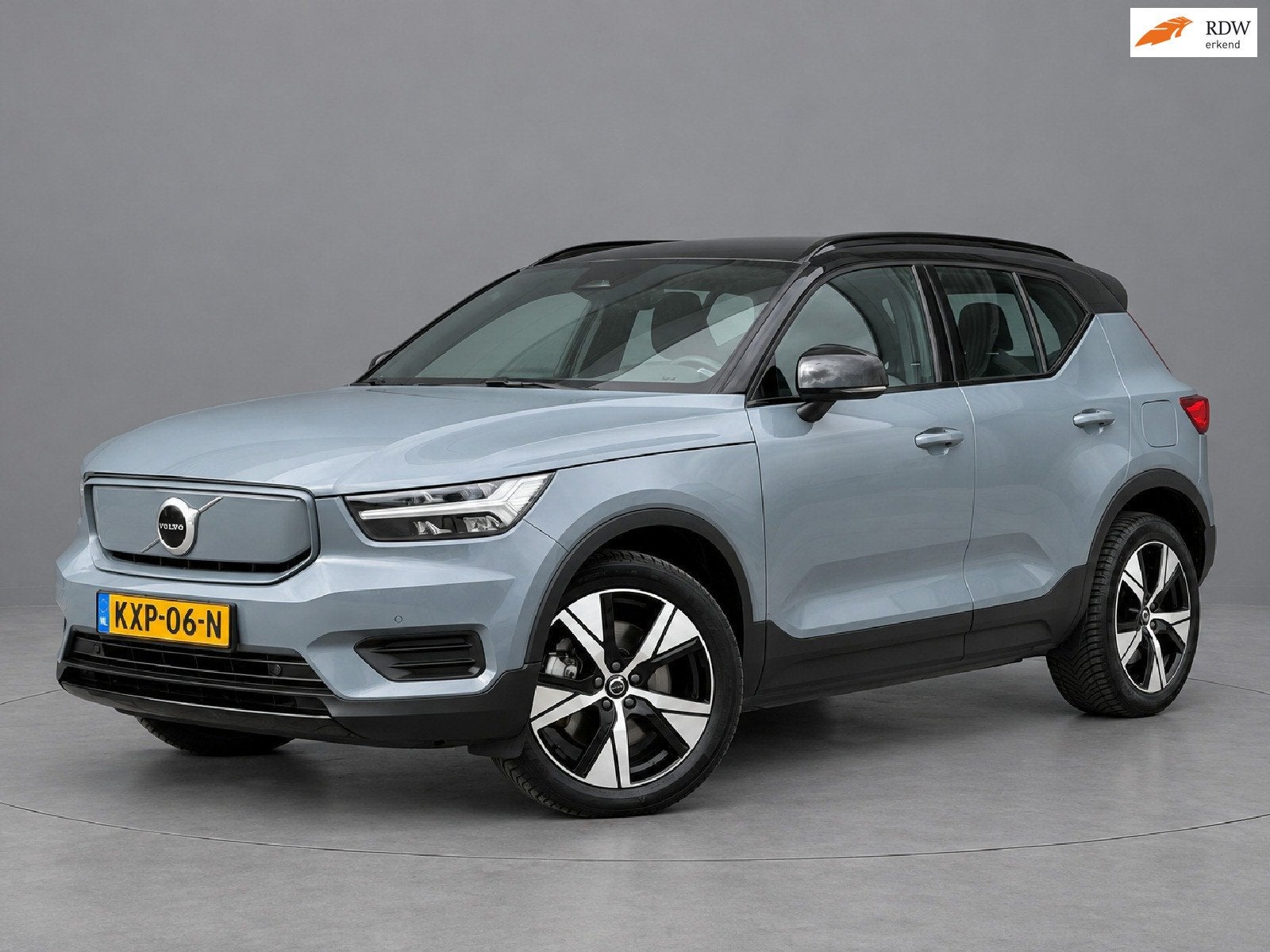 Volvo XC40 Recharge Plus|SOH 95%|Stoel/stuurverwarming|Camer, Auto's, Dealer onderhouden, Stof, Gebruikt, Zwart