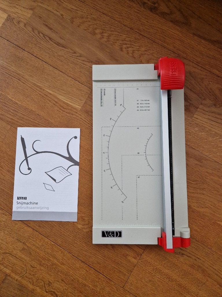 Zo goed als nieuwe snijmachine met 3 verschillende mesjes, Ophalen, Overige thema's, Meerkleurig, Kunststof