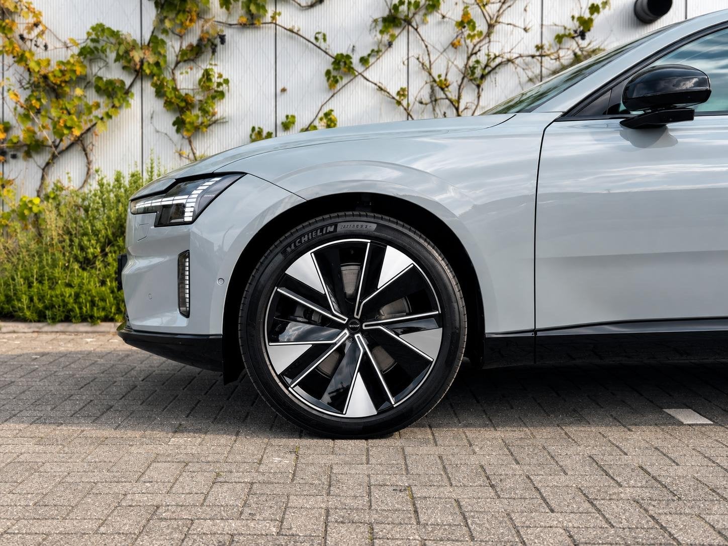 Volvo ES90 Single Motor Extended Range Plus Launch Edition 9, Auto's, Automaat, 12 maanden, Achterwielaandrijving, 662 km