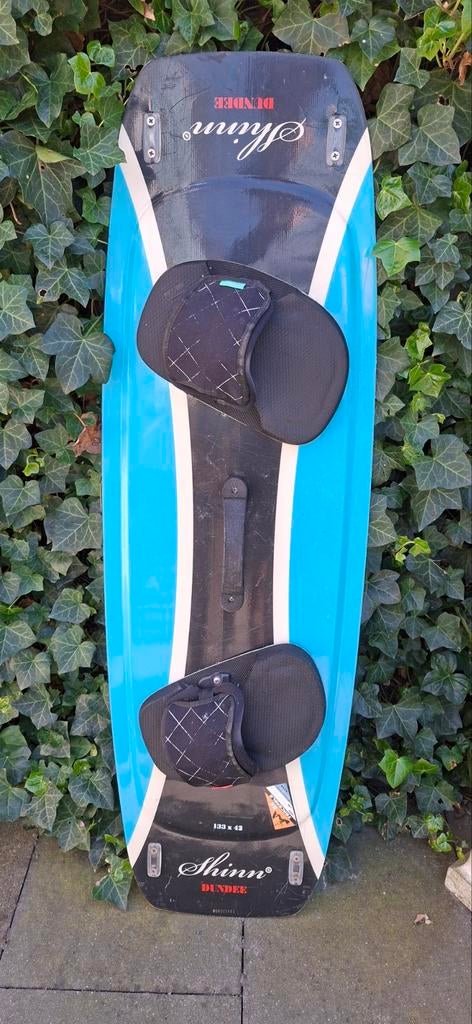 Shinn Dundee Kiteboard 133x42, Watersport en Boten, Kitesurfen, Twintip, Ophalen of Verzenden, Gebruikt, Kiteboard
