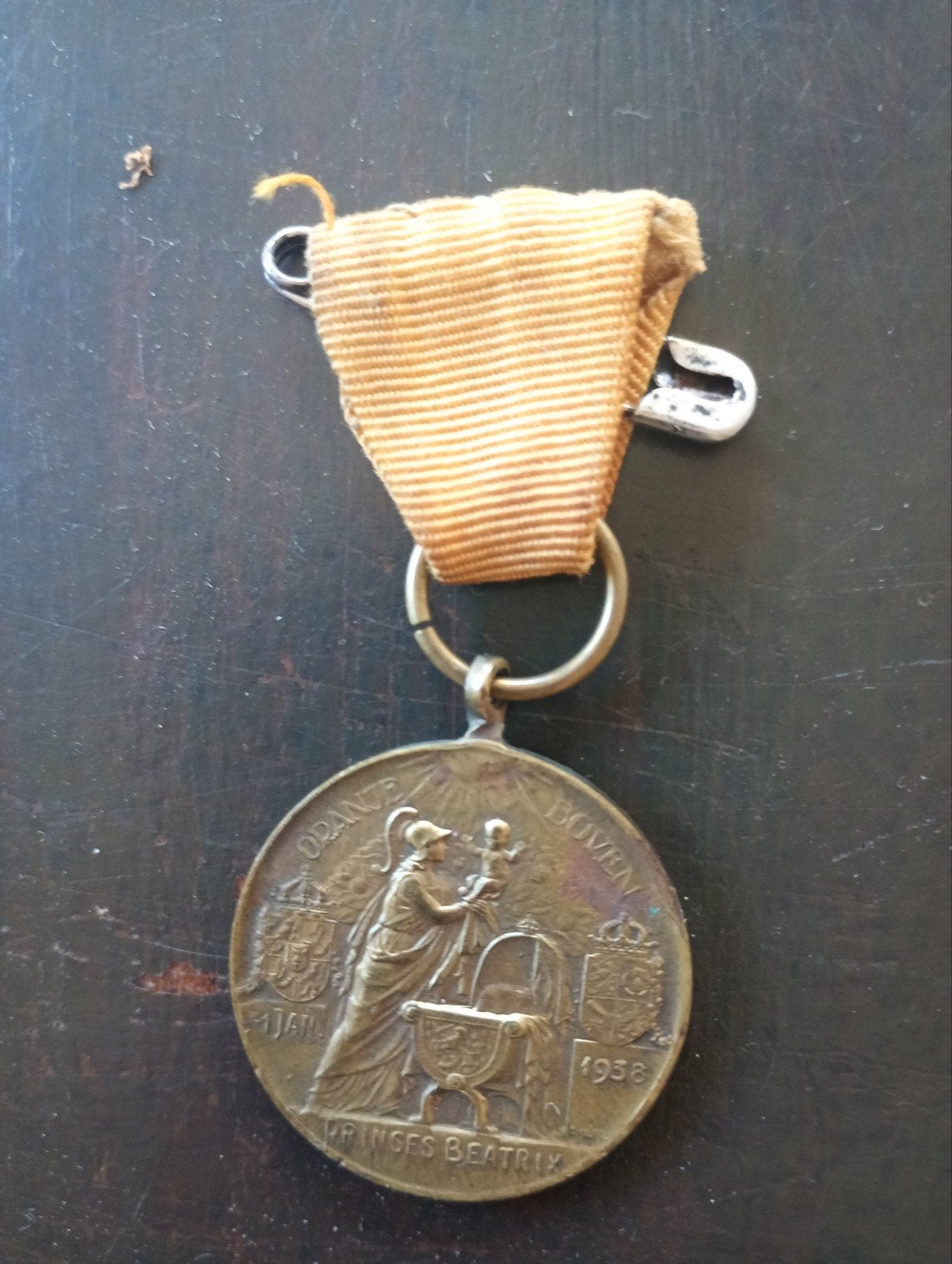 Geboortemedaille Prinses Beatrix 1938 met lintje, Verzenden, Brons, Nederland