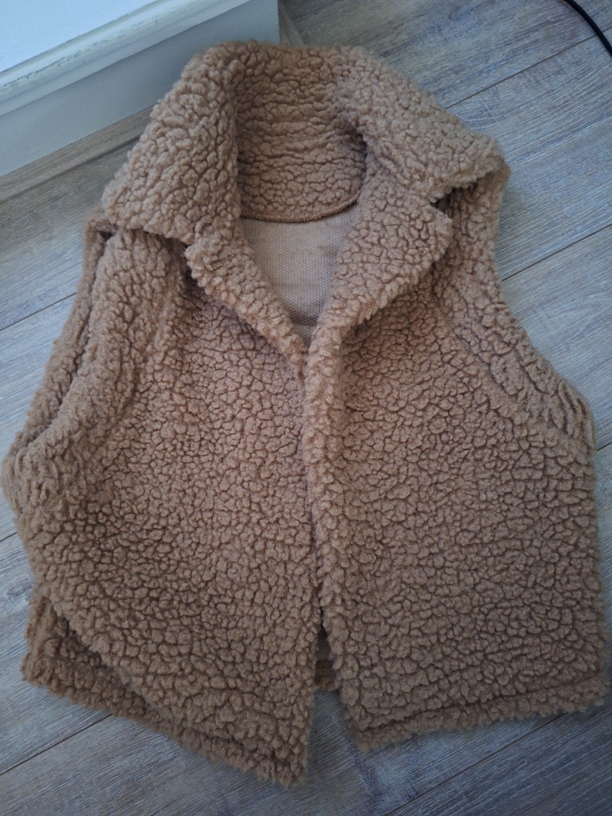 Fluffy bodywarmer 1 maat, Ophalen of Verzenden, Zo goed als nieuw, Bruin