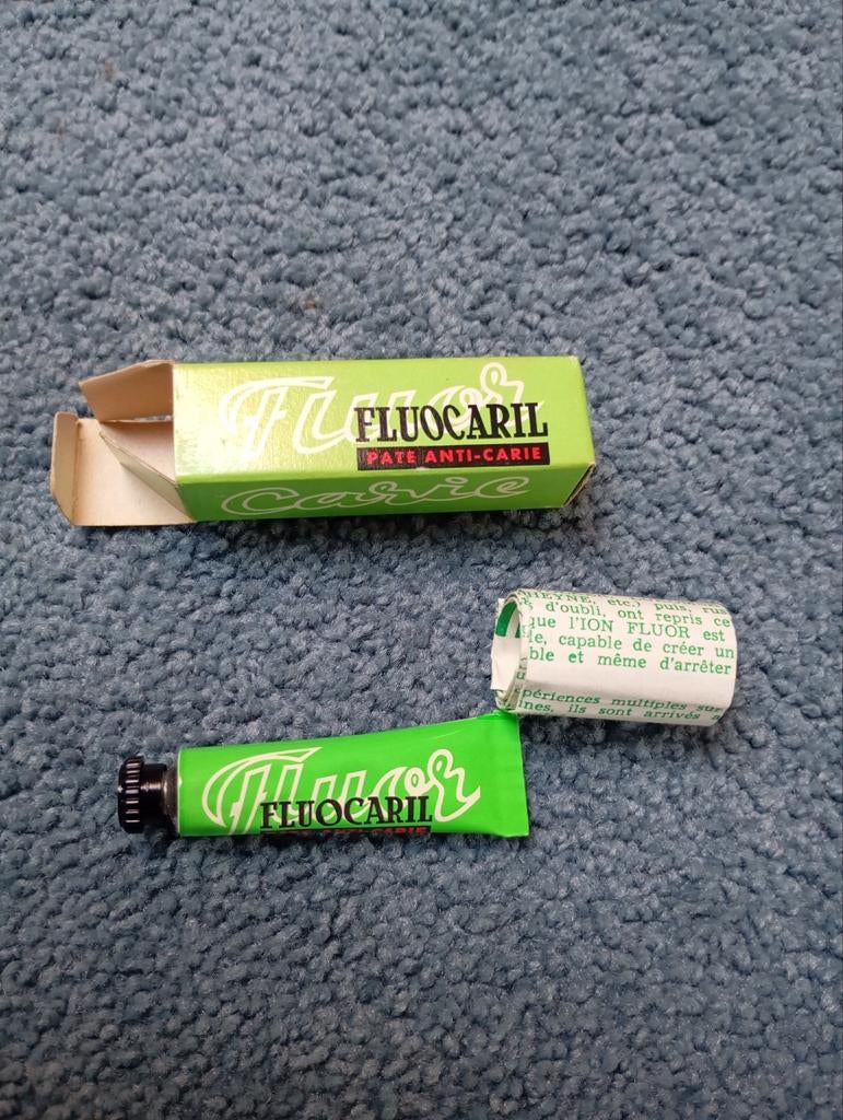 Vintage Fluocaril Tandpasta Monster 1960+, Verzamelen, Merken en Reclamevoorwerpen, Ophalen of Verzenden, Gebruiksvoorwerp