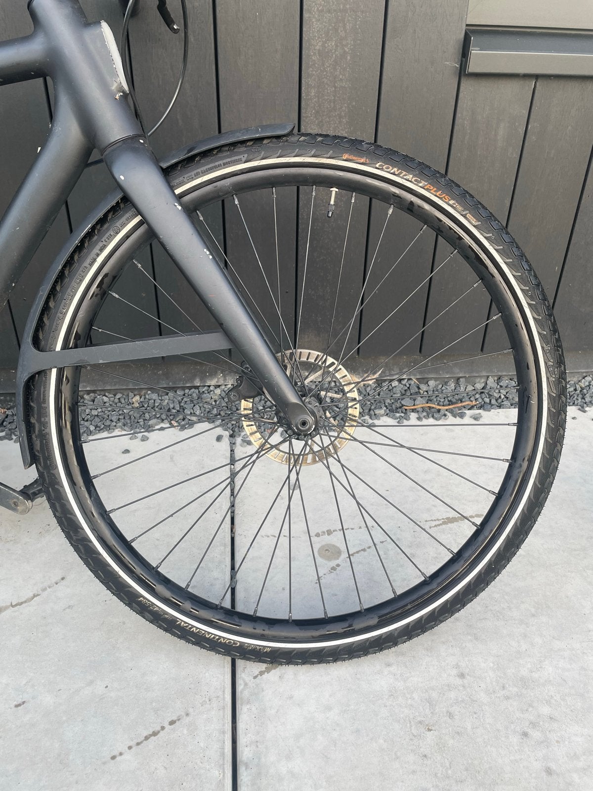 Voorwiel Cowboy 3 met Continental Contact Plus band, Fietsen en Brommers, Gebruikt, Ophalen of Verzenden, Aluminium, Elektrische fiets