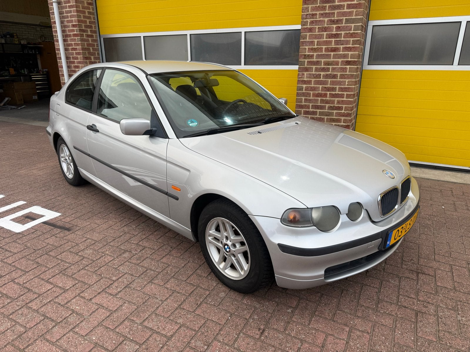 BMW 3-Serie 1.8 TI 316 Compact 2003 Grijs, Auto's, 1250 kg, Zwart, 4 cilinders, 1796 cc