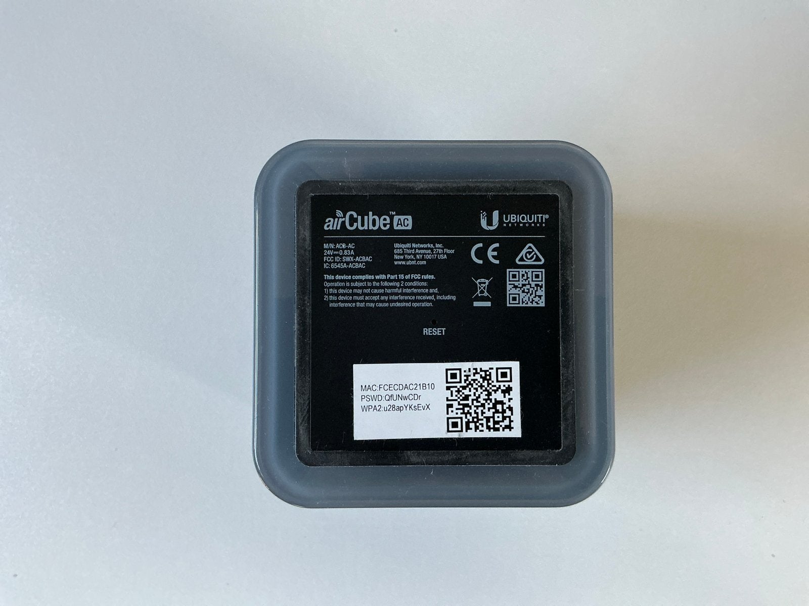 Ubiquiti airCube AC Router (2 stuks), Computers en Software, Routers en Modems, Ophalen, Zo goed als nieuw, Router