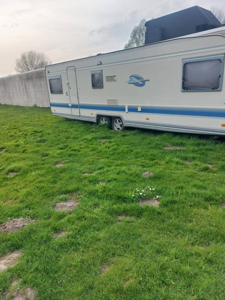 Adria 743pu, Caravans en Kamperen, Caravans, Particulier, tot en met 6, 1500 - 2000 kg, Overige, Adria, Queensbed, Vast bed, Overige typen