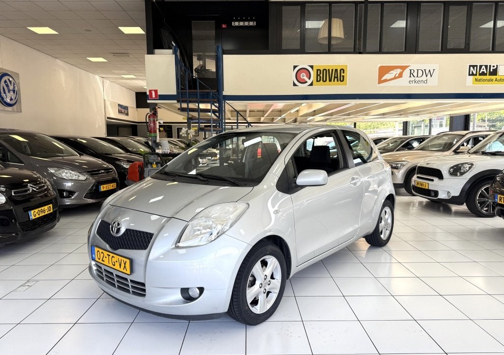 Toyota Yaris 1.3 VVTi Luna MMT Automaat Airco Bovag Garantie, Auto's, Automaat, Stof, 750 kg, 4 cilinders